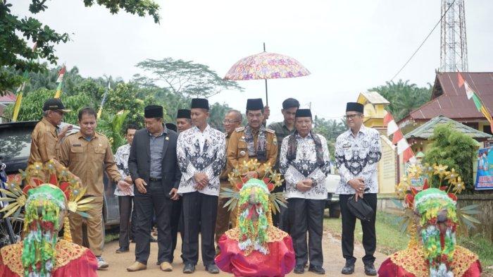 Pj Bupati Muaro Jambi Apresiasi Guru Pada Peringatan Hari Guru Nasional